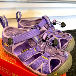 Keen toddler Ultraviolet Seacamp Size 9